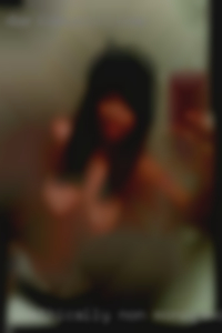 Ethically non-monogamous lady / poly in Maine.